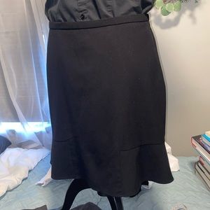 Wardrobe staple neutral classic all season polyester office skirt black size 10